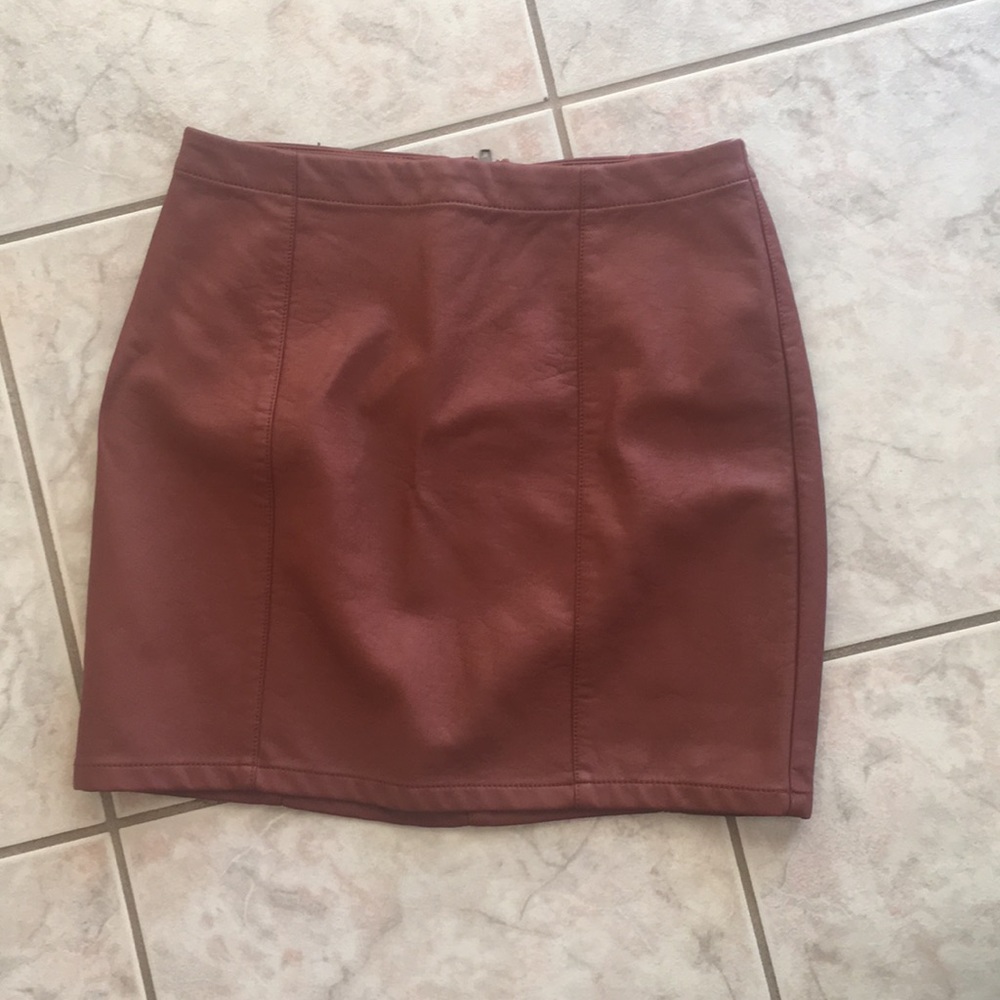 Mini skirt. New without tags.